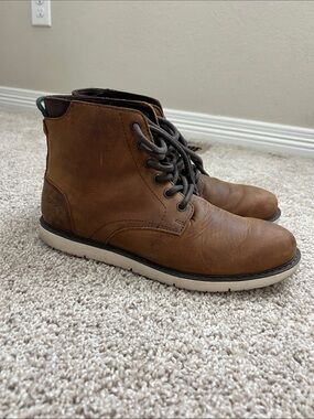 Toms Men’s Brown Leather Chukka Boots with Cream Sole